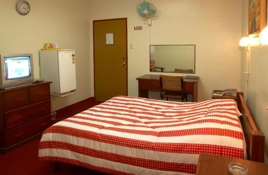 Phoenix Hotel Angeles Quarto foto